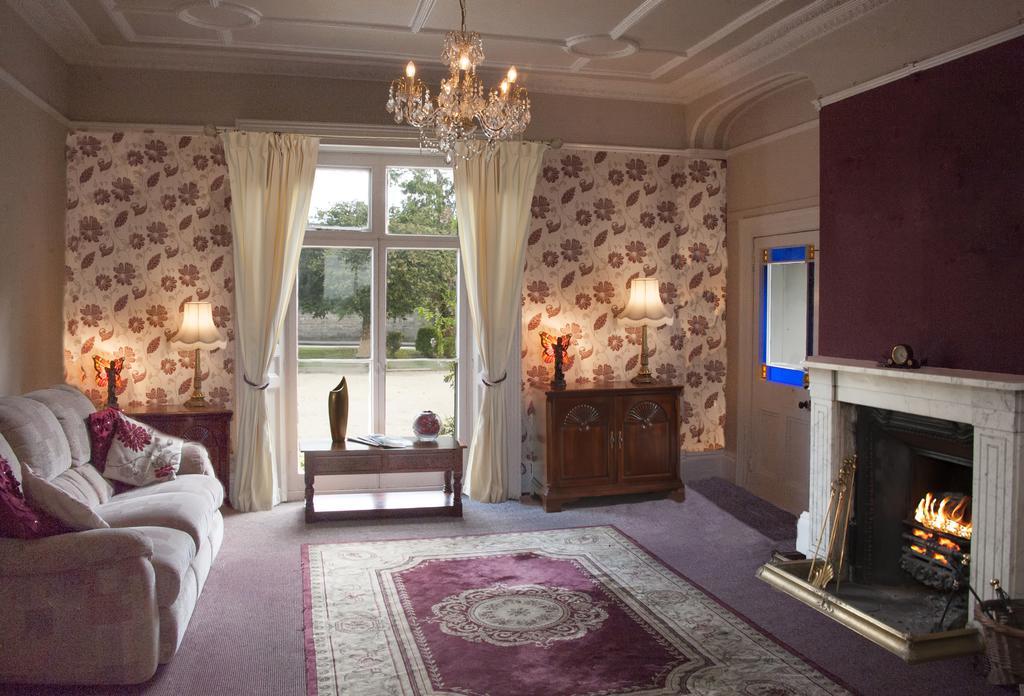 Hilbury Court Hotel Trowbridge Esterno foto