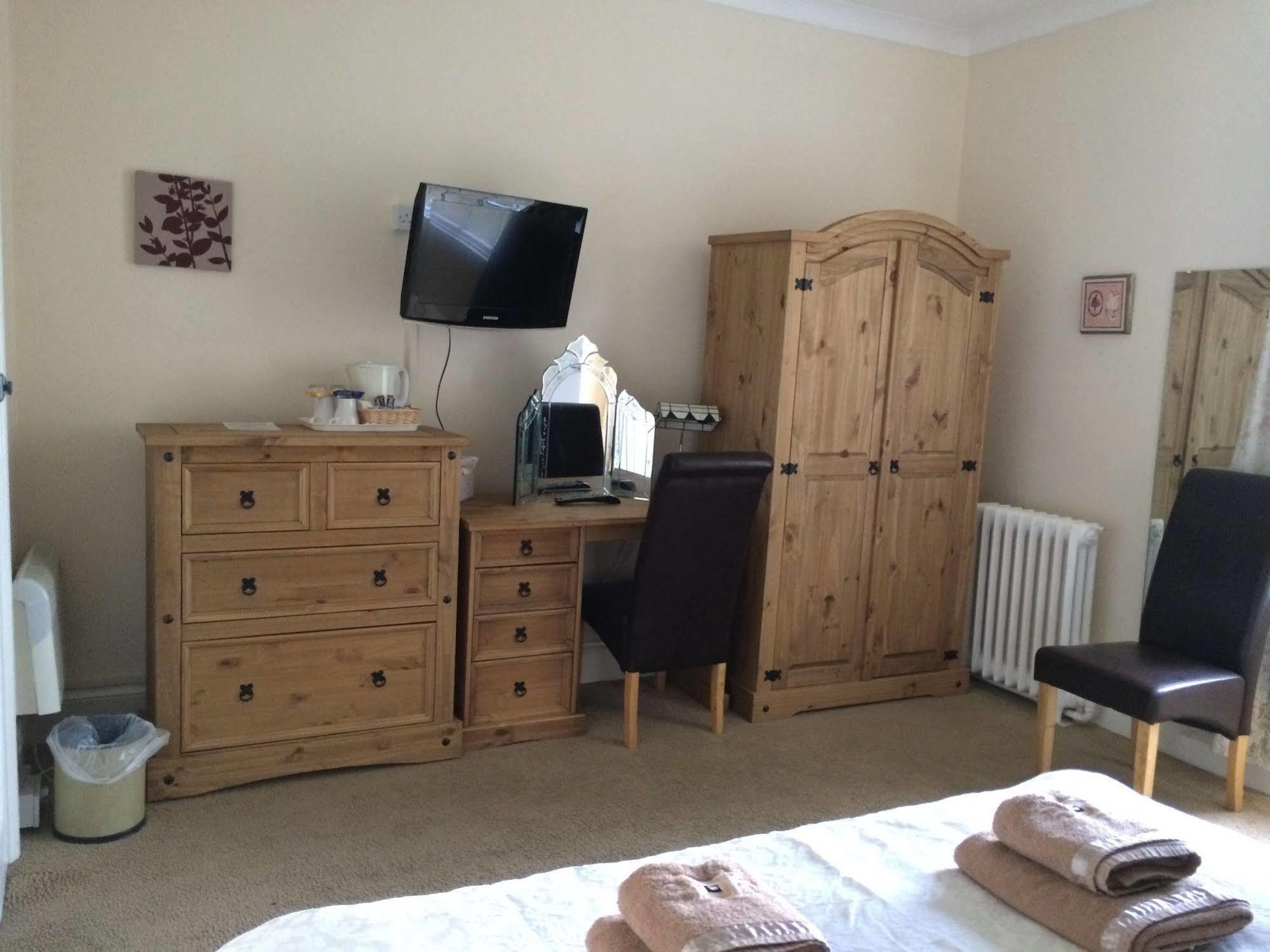 Hilbury Court Hotel Trowbridge Esterno foto