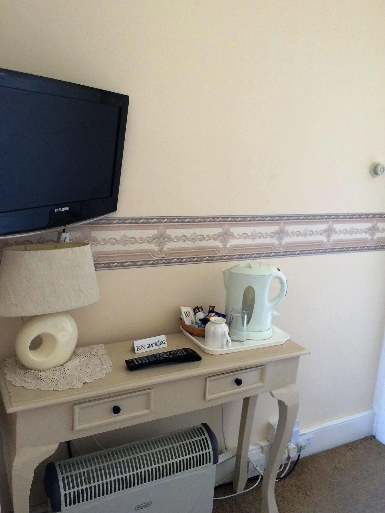 Hilbury Court Hotel Trowbridge Esterno foto