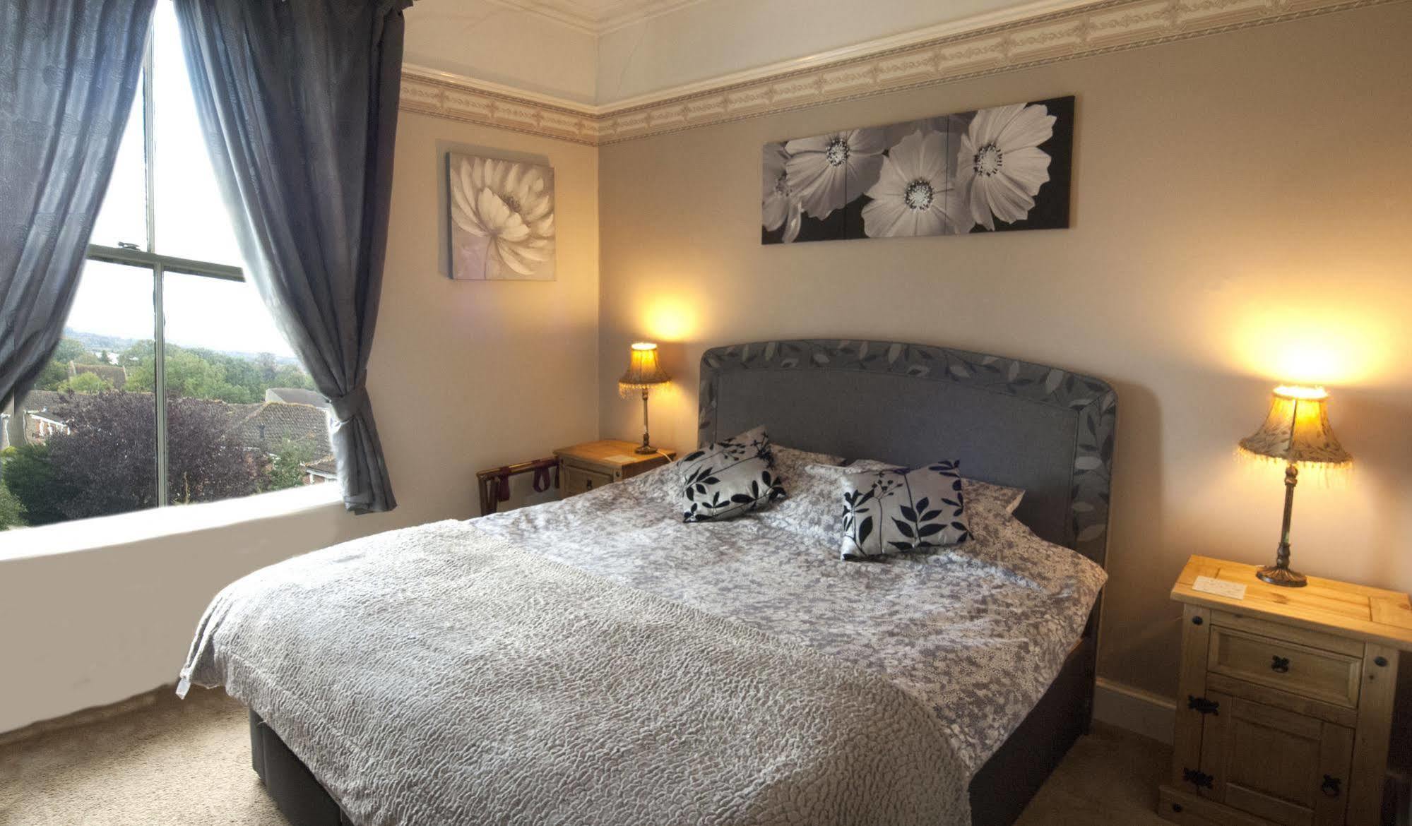 Hilbury Court Hotel Trowbridge Esterno foto