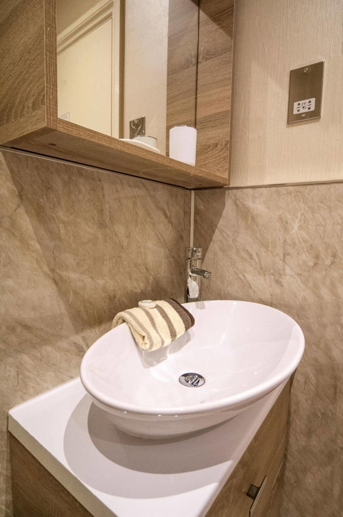 Hilbury Court Hotel Trowbridge Esterno foto