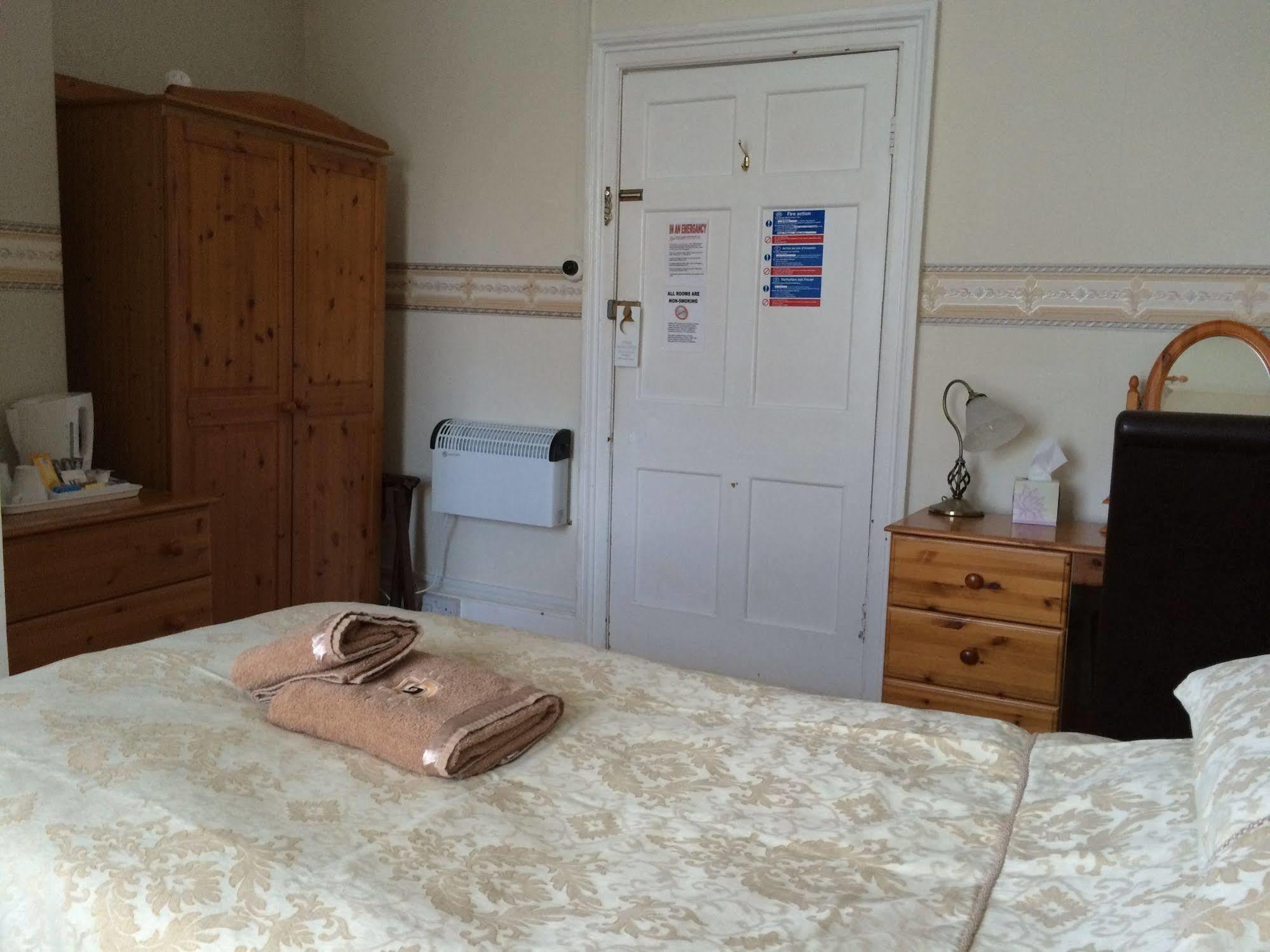 Hilbury Court Hotel Trowbridge Esterno foto
